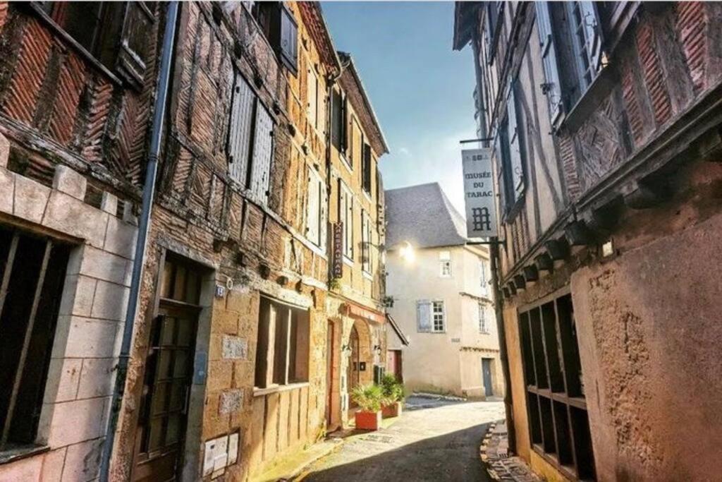 ברגרק Appartement Au Coeur Du Centre Historique מראה חיצוני תמונה